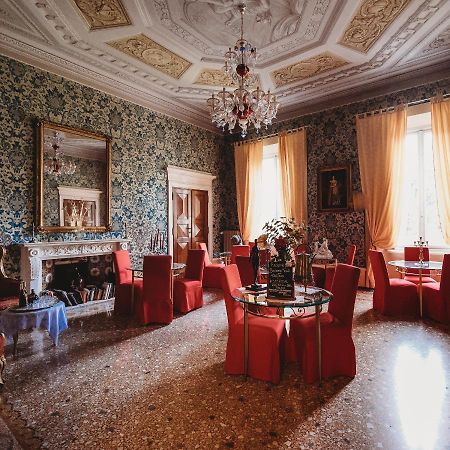 Salotto Delle Arti Hotel Modena Bagian luar foto