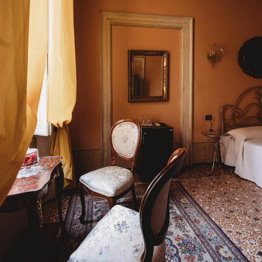 Salotto Delle Arti Hotel Modena Bagian luar foto